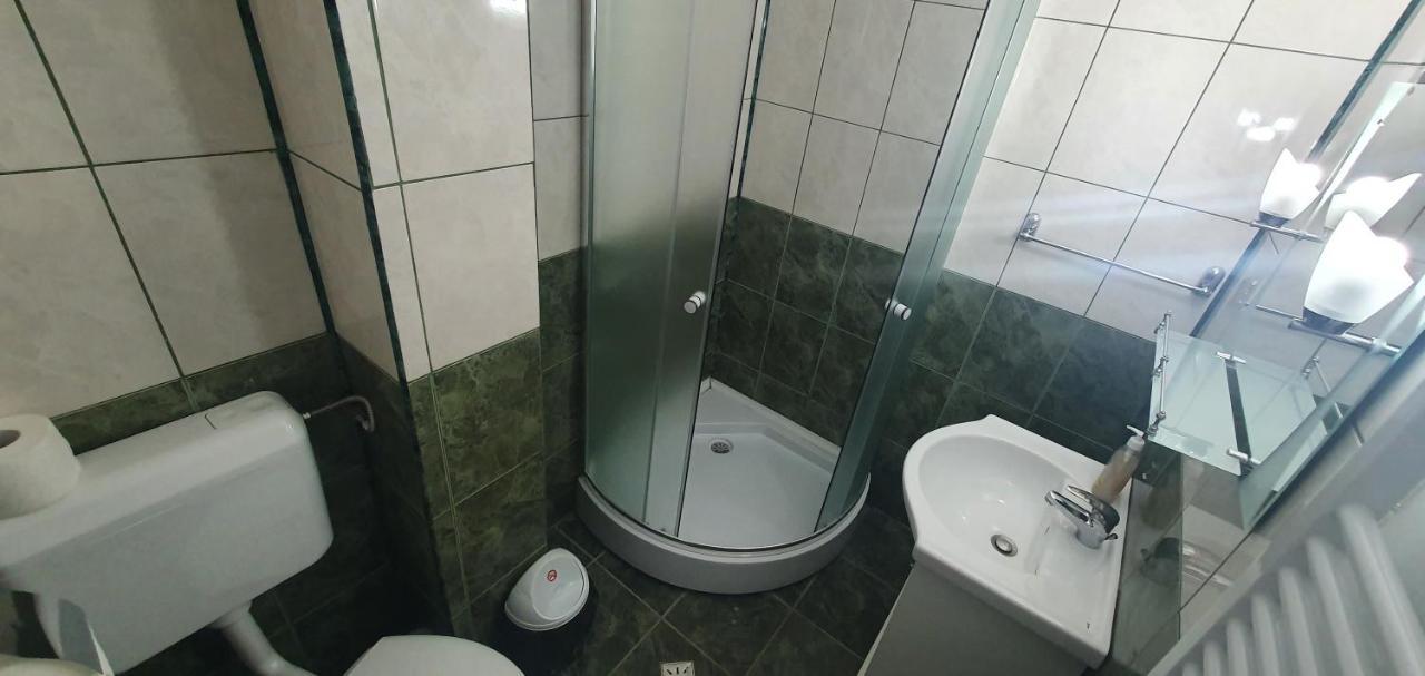 Casa Silvia Hotel Căpăţîneni-Ungureni Exterior foto